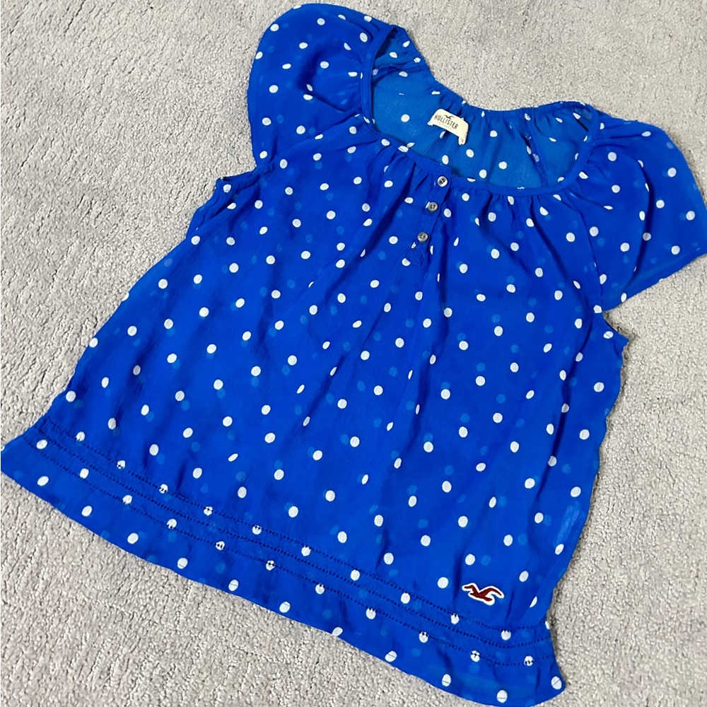 Hollister blouse with polka dots. Size XS
